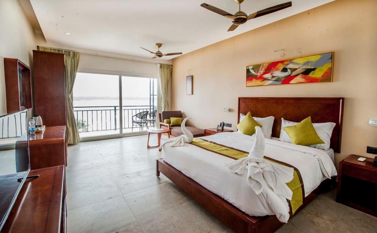 Hotel Sonar Bangla Taki Hasnabad Bagian luar foto